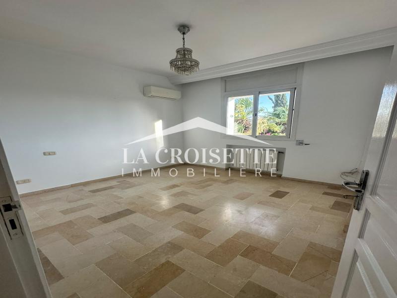 Villa S+3 à La Soukra